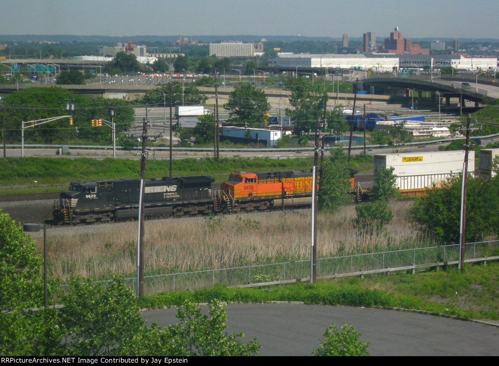 NS and BNSF lead a stack train down the Garden State Secondary